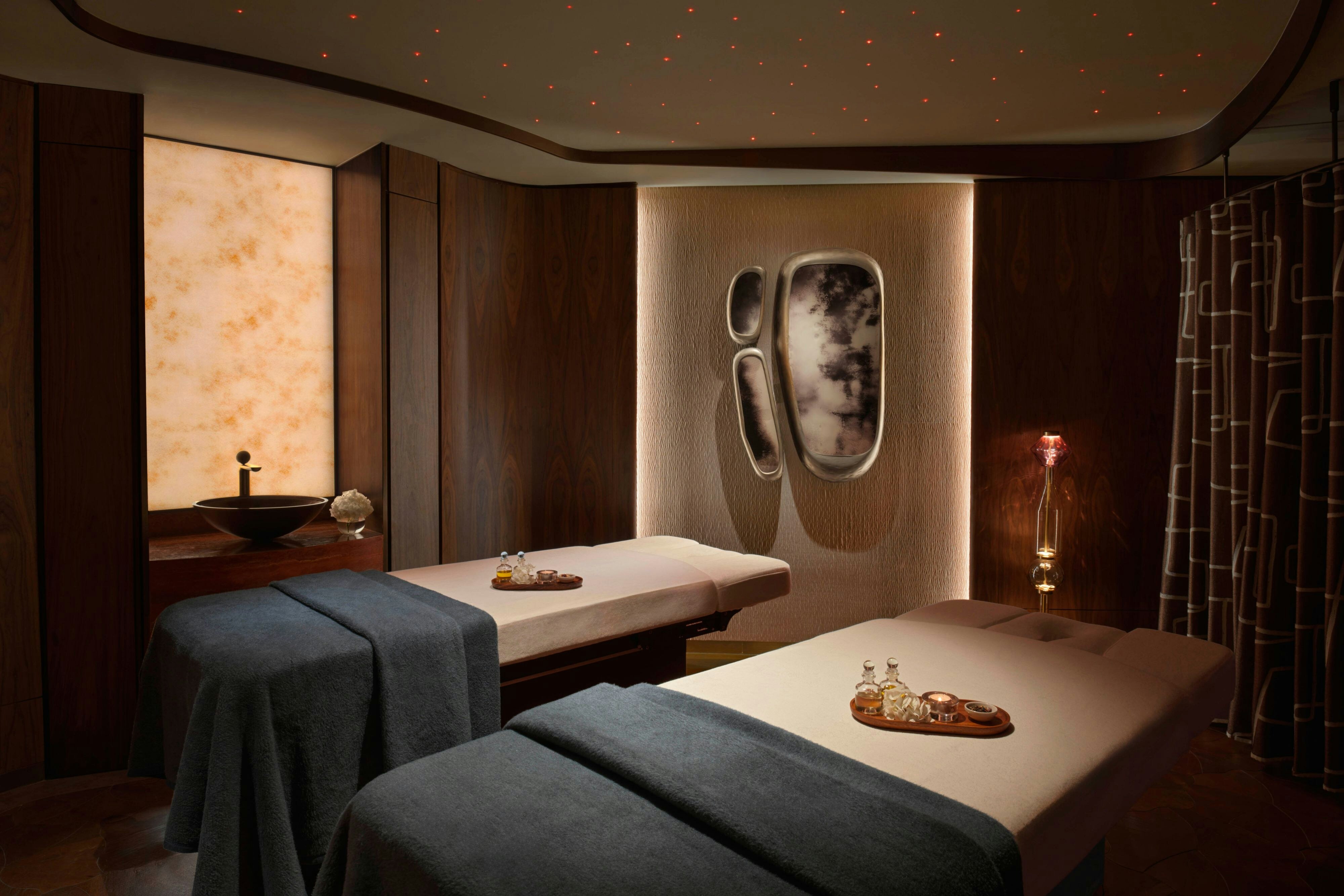 The Ritz Carlton Abu Dhabi Grand Canal 31/63