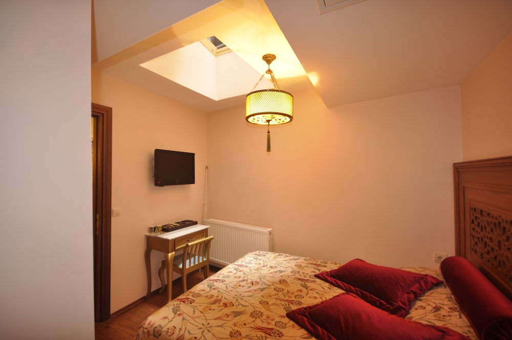 MERIAL HOTEL 38/43