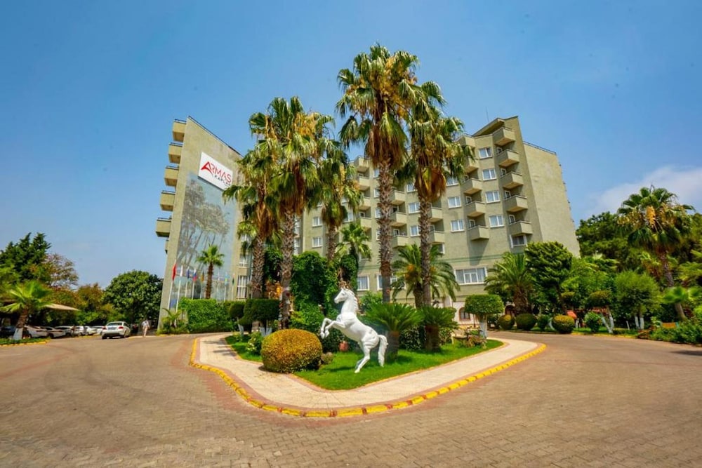 Armas Kaplan Paradise Hotel 52/63