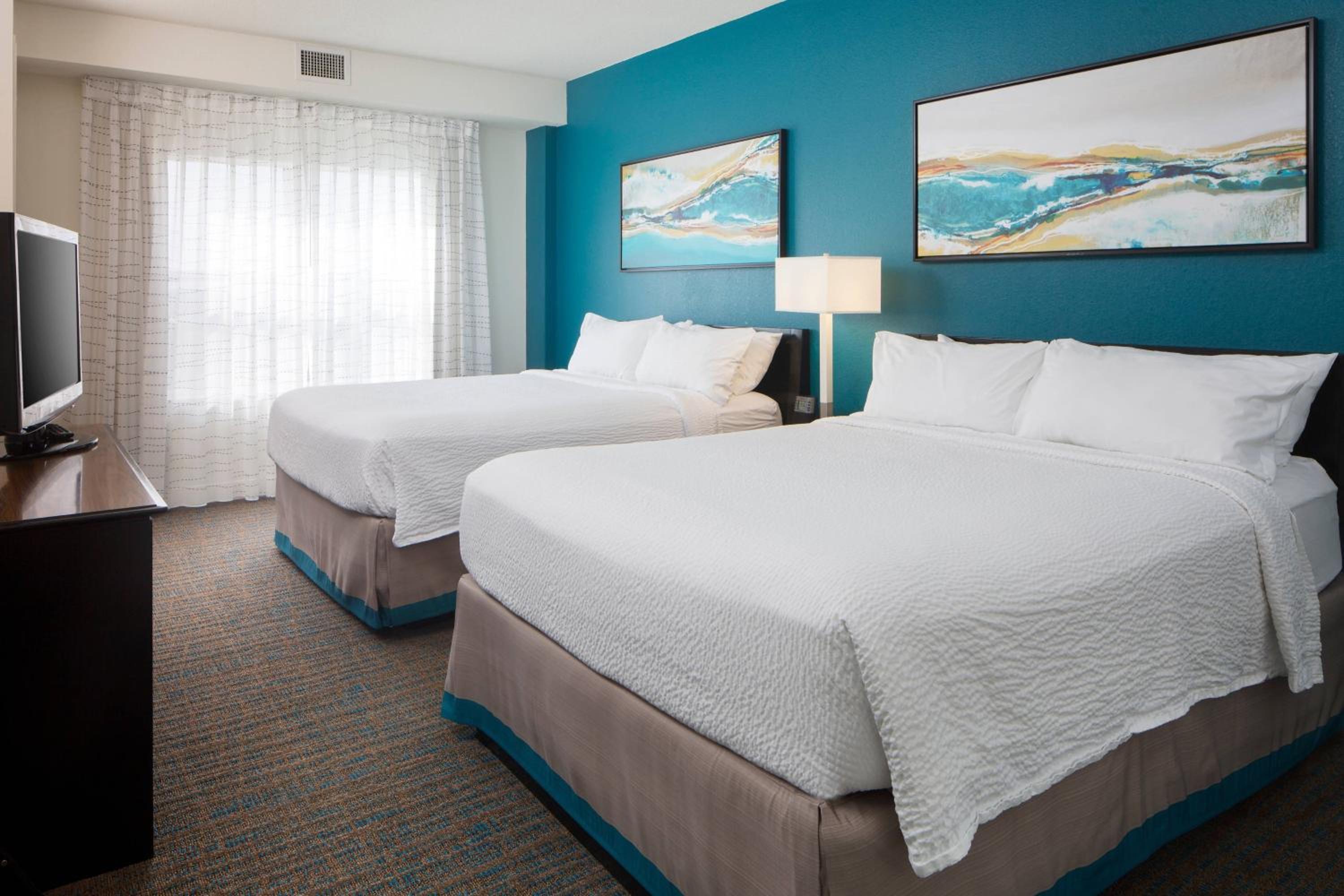 2 Bedrooms, Suite