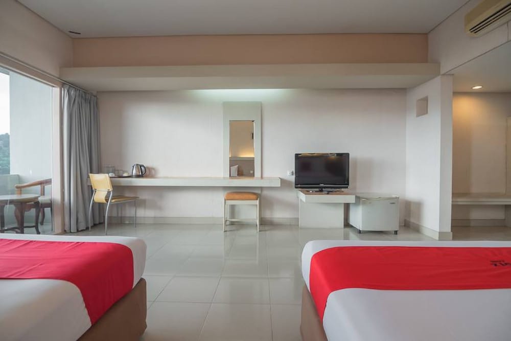 RedDoorz Plus near Kampung Gajah 3 19/39