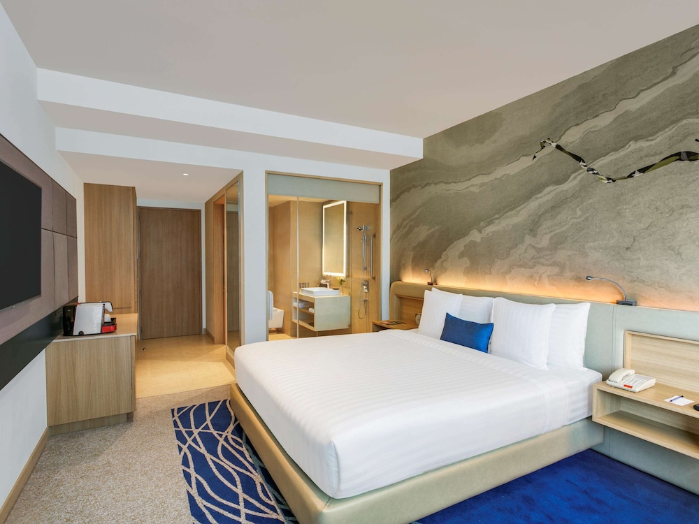 Novotel Ahmedabad 10/71