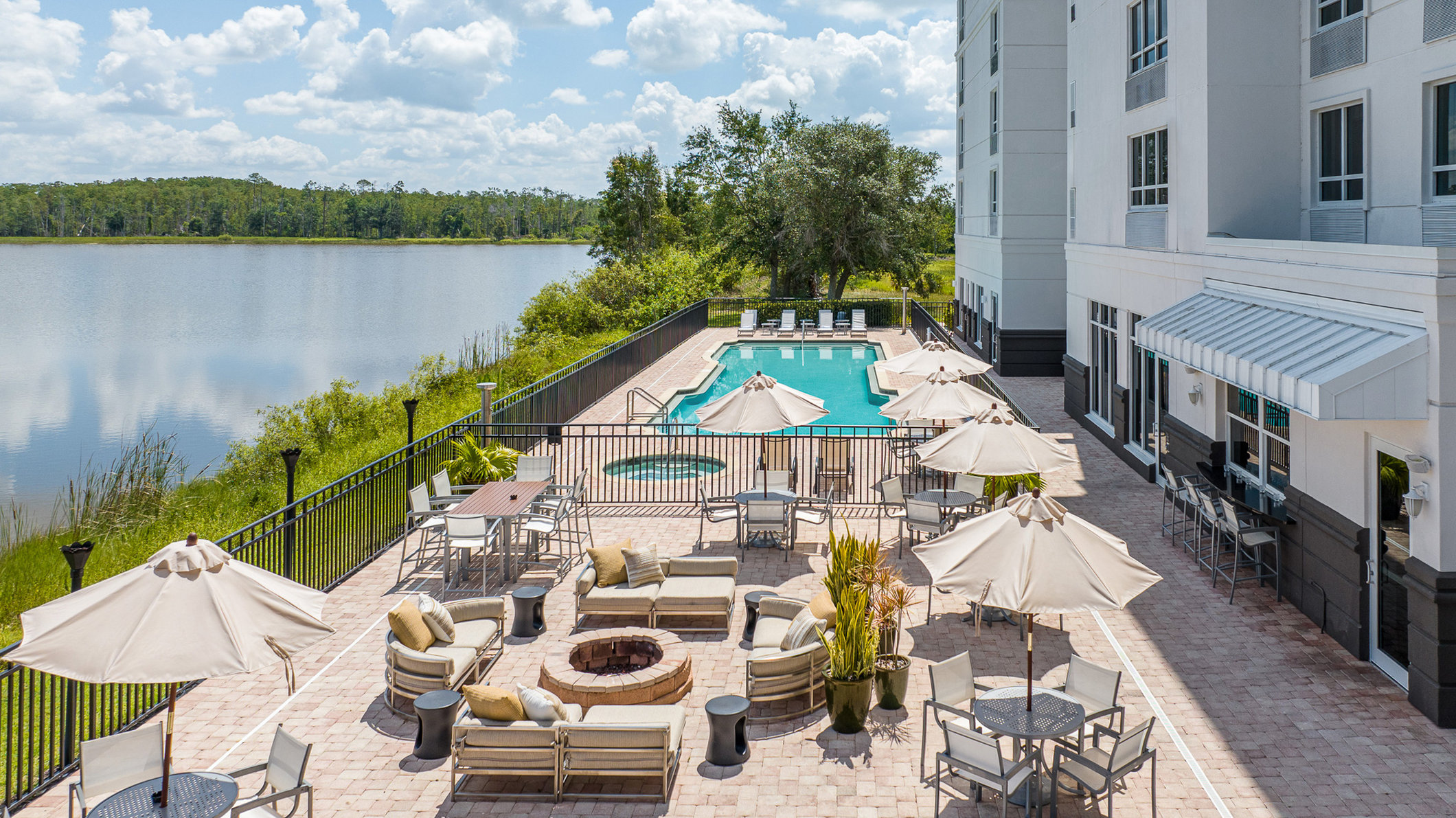 Crowne Plaza Ft. Myers Gulf Coast, An Ihg Hotel 77/78