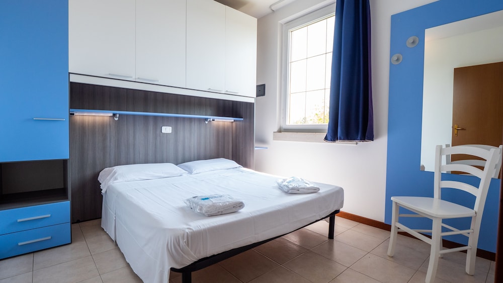 Room at Gasparina Village Campground, CASTELNUOVO DEL GARDA