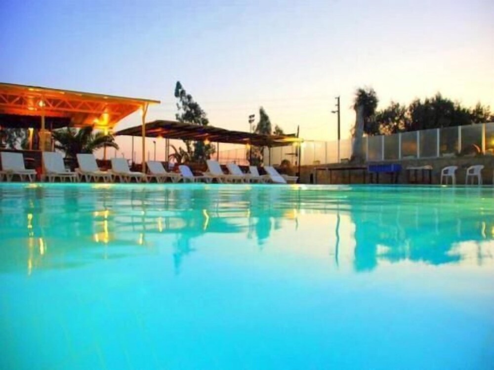 Chronos Beach Hotel 5/50