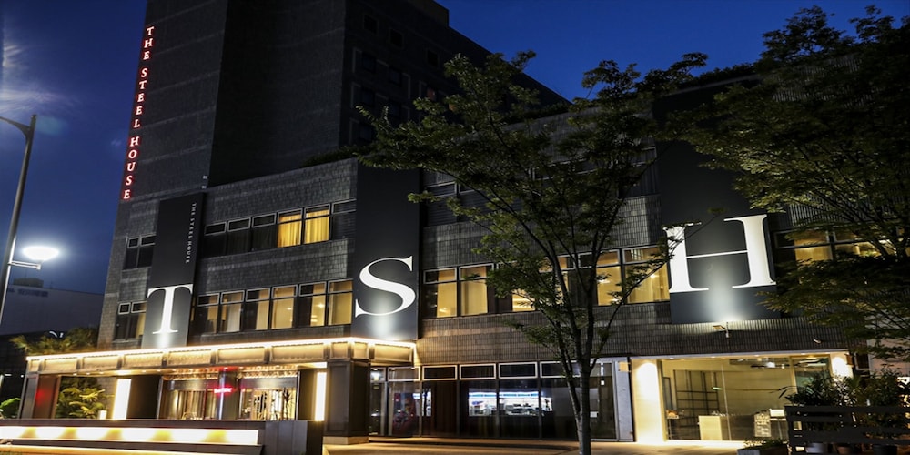 The Steel House (Ex Harmonie Cinq Hotel) 2/41
