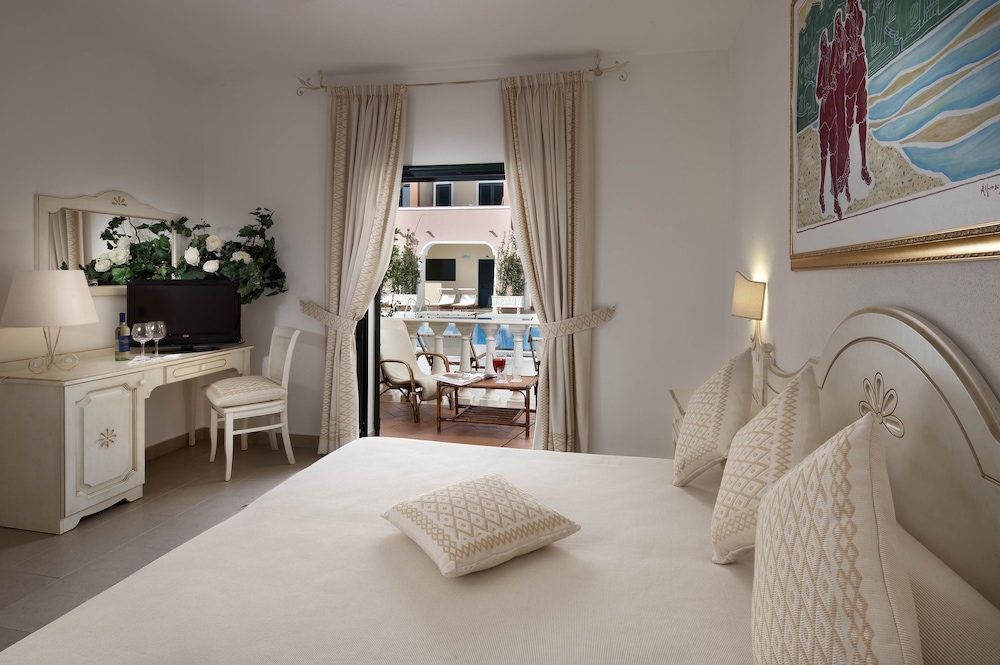 CALA GINEPRO RESORT AND SPA 12/50