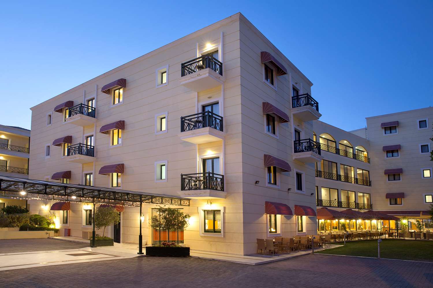 Ramada by Wyndham, Athens Club Attica Riviera 36/45