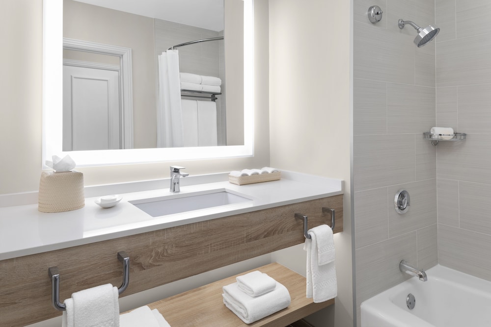1 Bedroom, Regal, Suite, King Bed, Sofa