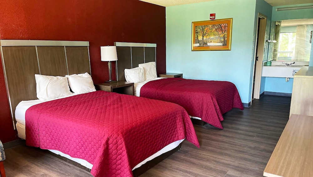 Mayfair Inn Williamston Hwy 64 14/50