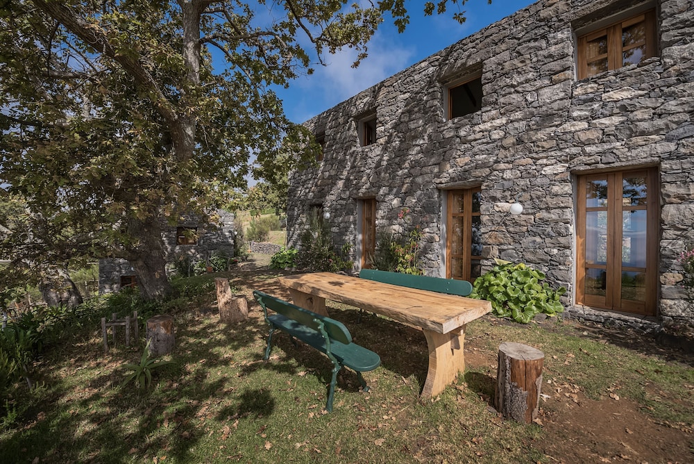 Casas Da Levada 48/50