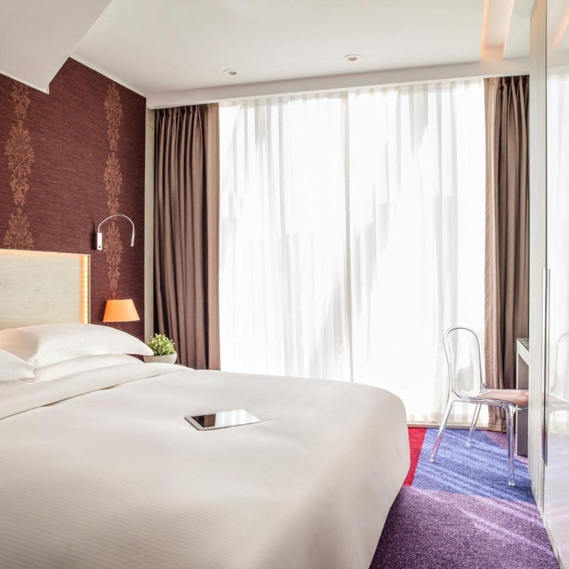 Compact, Studio, Double Bed, City View