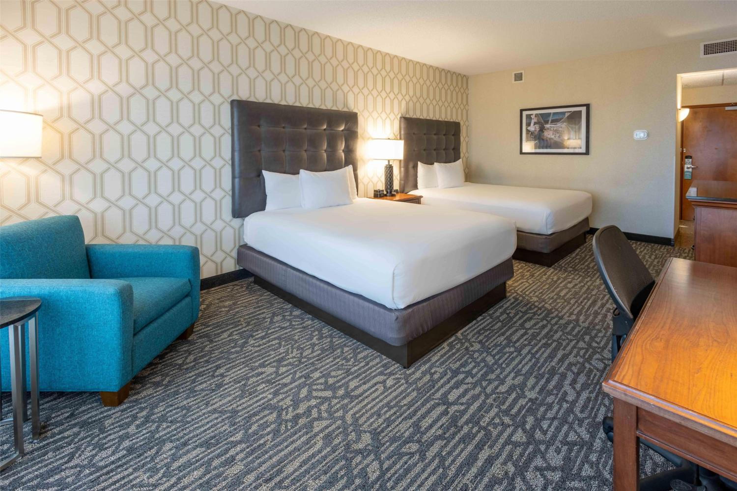 Deluxe, 2 Queen Beds, Accessible