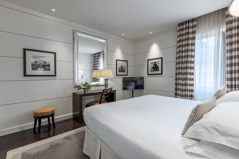 Gallery, Prestige