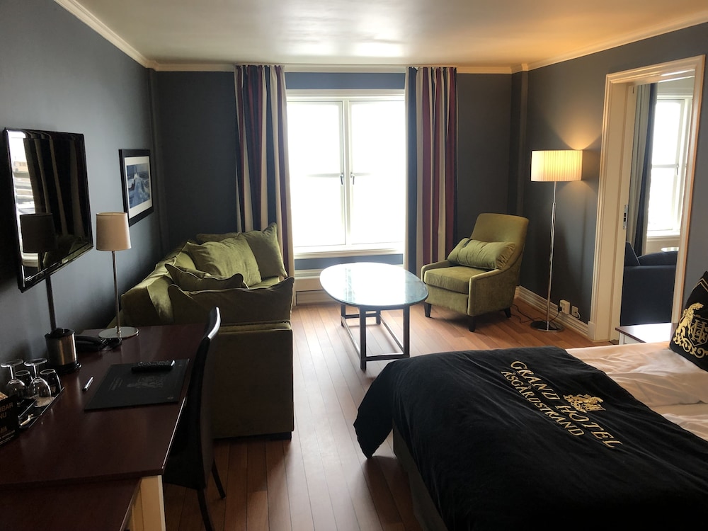 Grand Hotel Asgardstrand 24/76