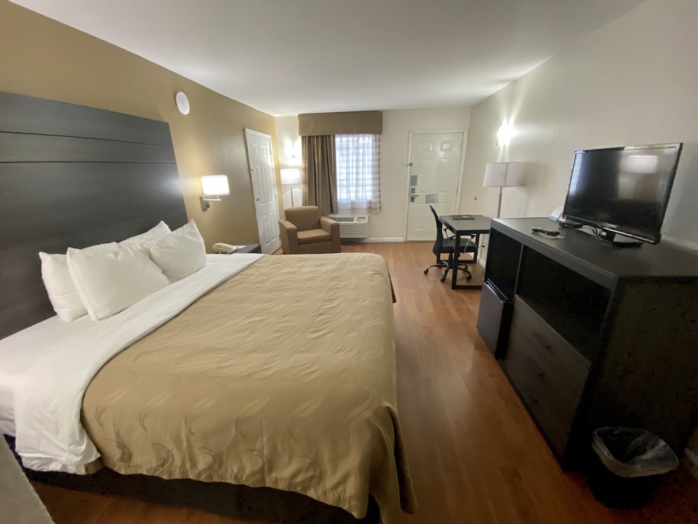 Quality Inn Branson Hwy 76 Central 14/53