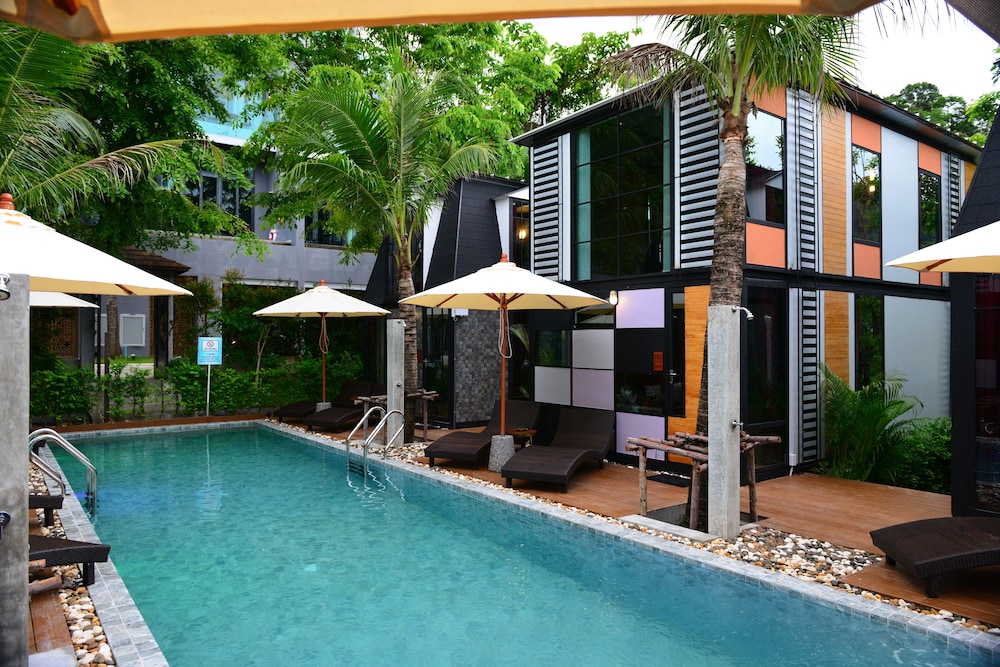 Bukit Pool Villas 32/44