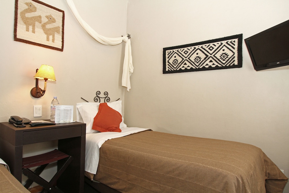ECONOMY, TWIN BEDS