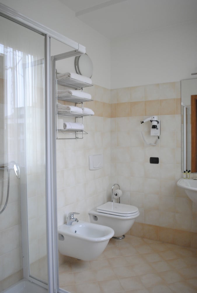 International Hotel Iseo 23/24