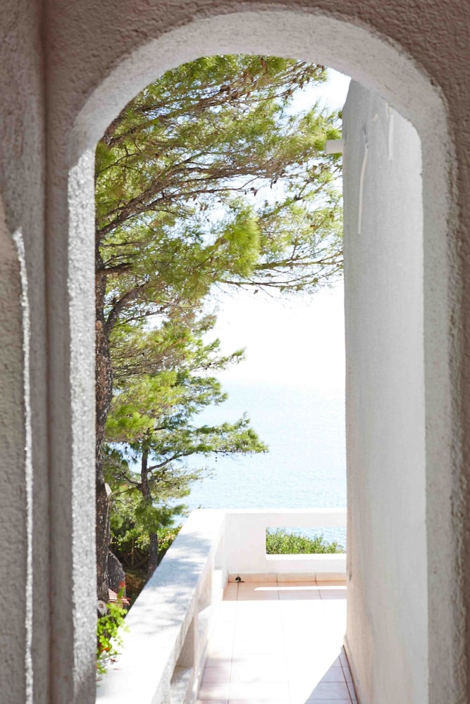 Marpunta Resort 38/65