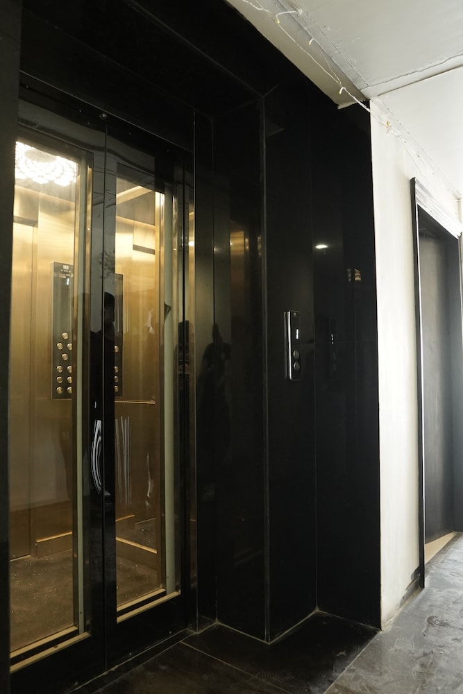 Oyo 12206 Hotel The Black Gold 26/50