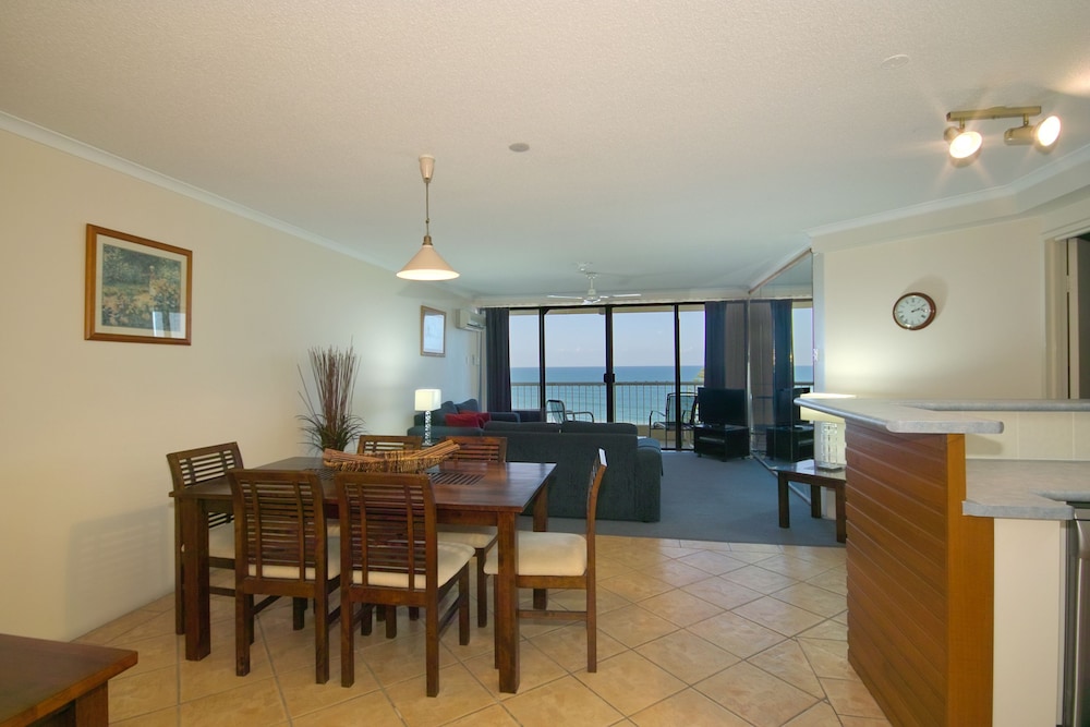 Coolum Caprice 53/76