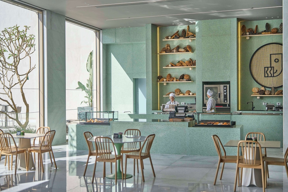 restaurant cafeteria