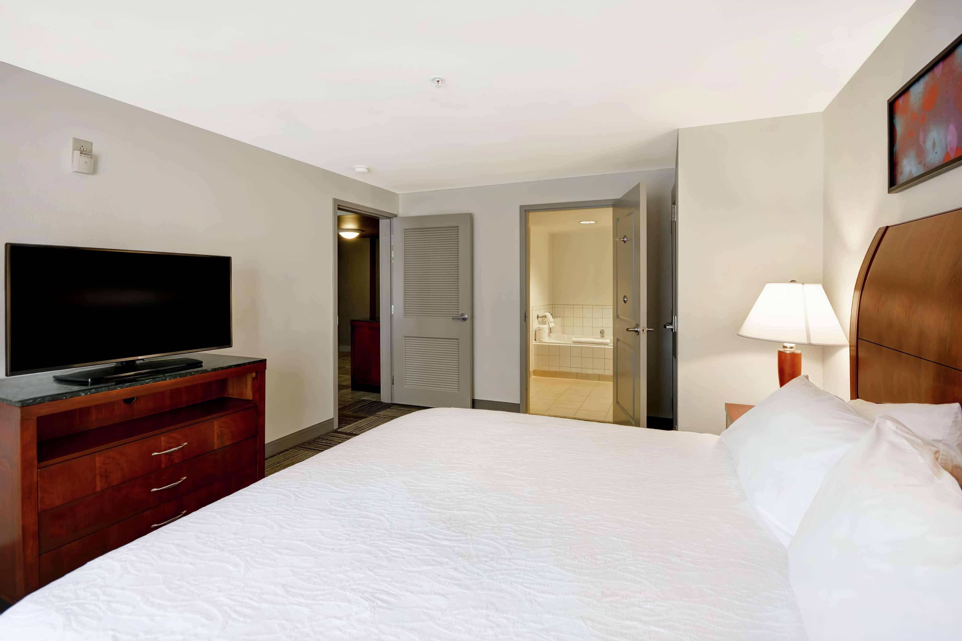 1 Bedroom, Suite, King Bed, Hot Tub, Accessible