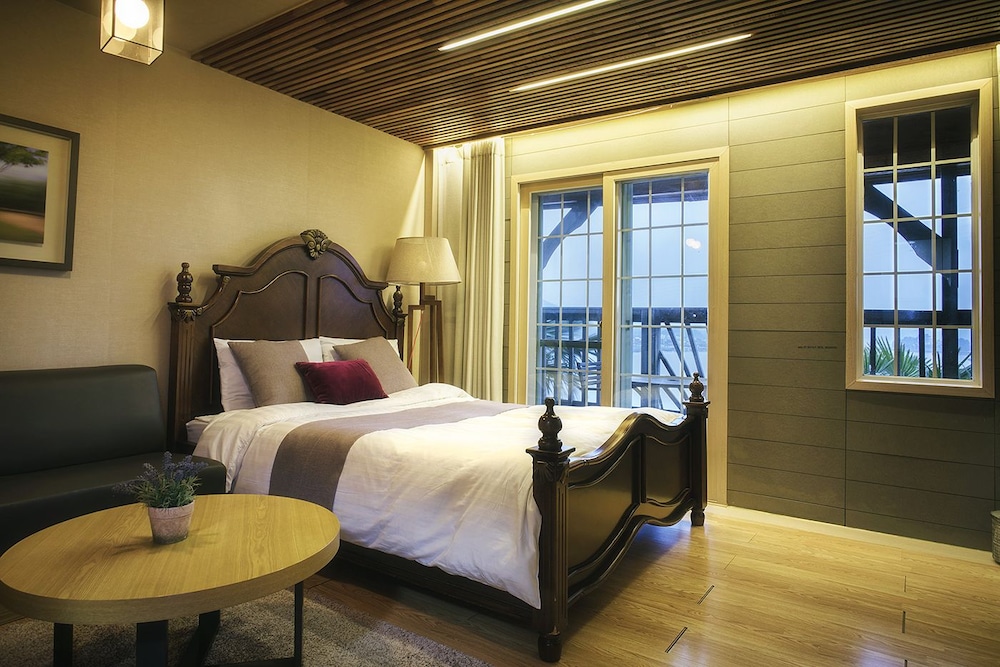 Tongyeong Mongdol House Pension 22/50