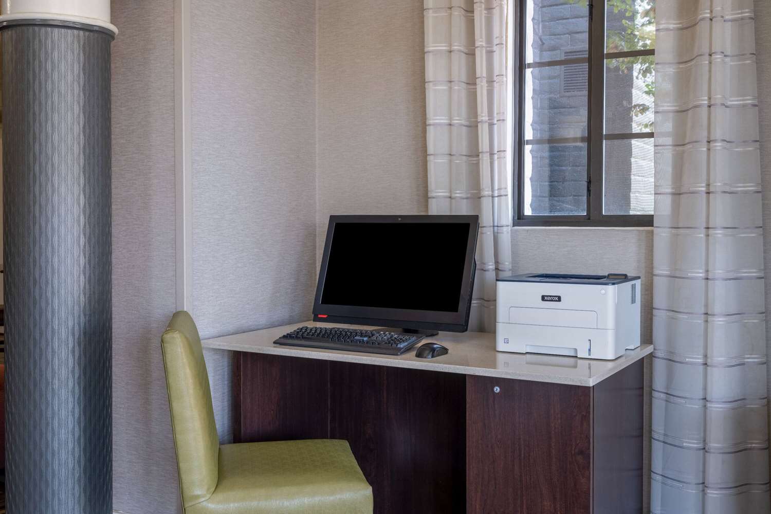 La Quinta Inn Sacramento North 33/39