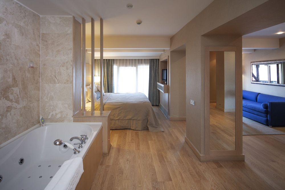 Marti Resort Hotel 20/72
