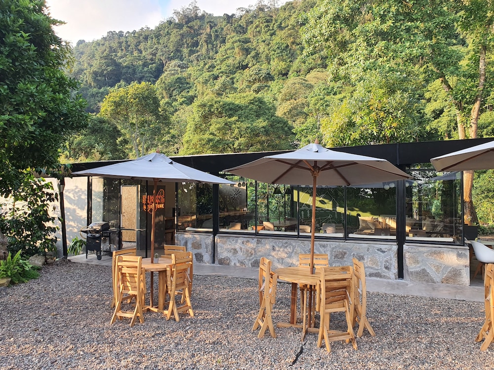 Hotel La Palma y El Tucan 48/50