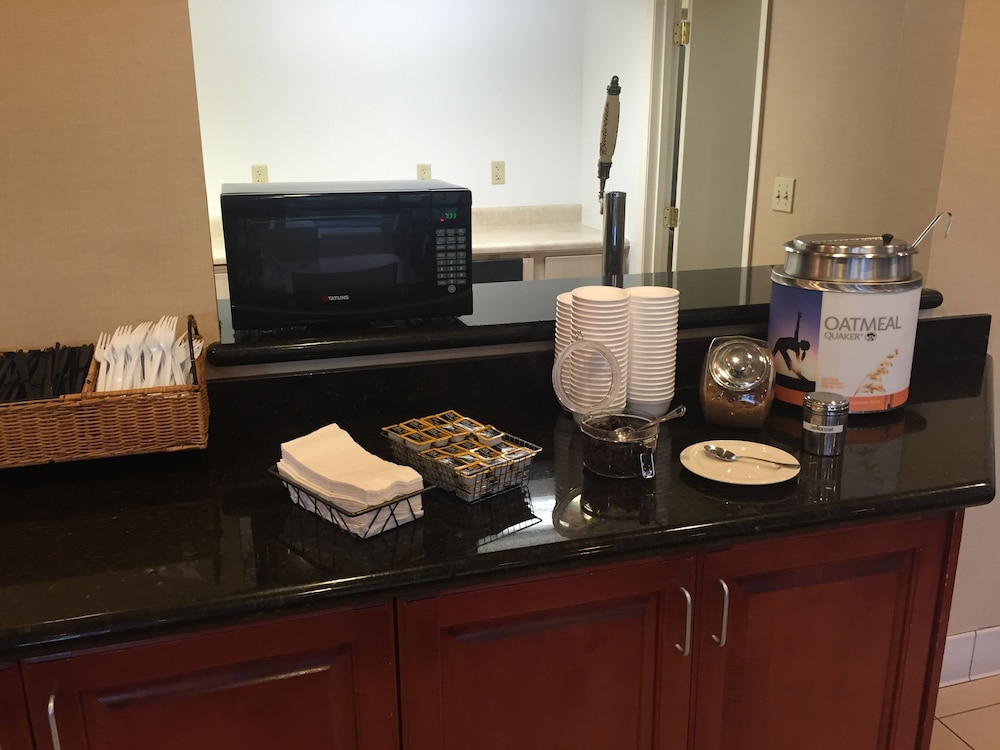DORAL INN & SUITES MIAMI AIRPORT WEST 12/43