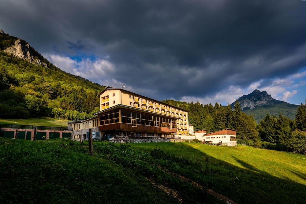 Hotel Boboty 34/39