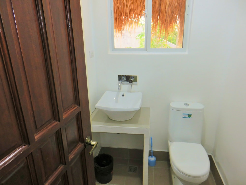 Kav's Beach Resort 25/69