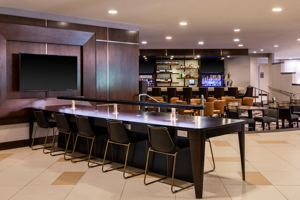 Sheraton Ann Arbor Hotel 35/65