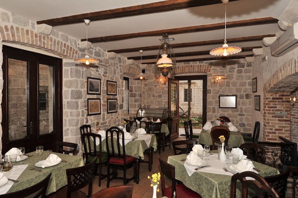 Hotel Monte Cristo 62/74