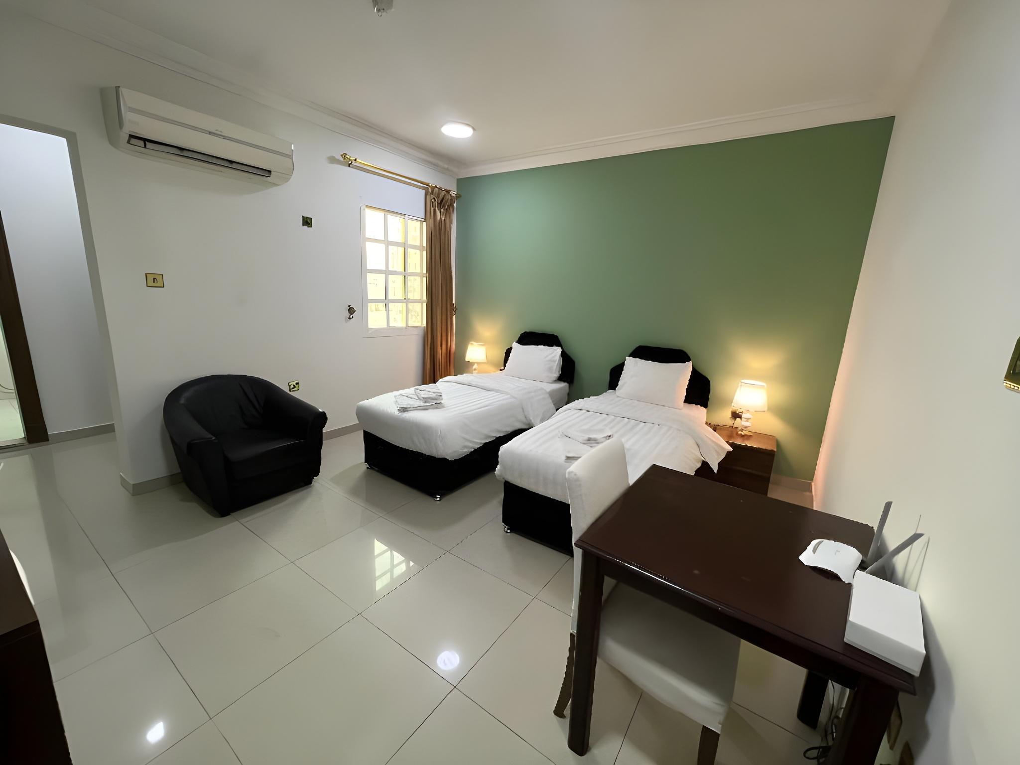 Sovereign Hotel 12/39