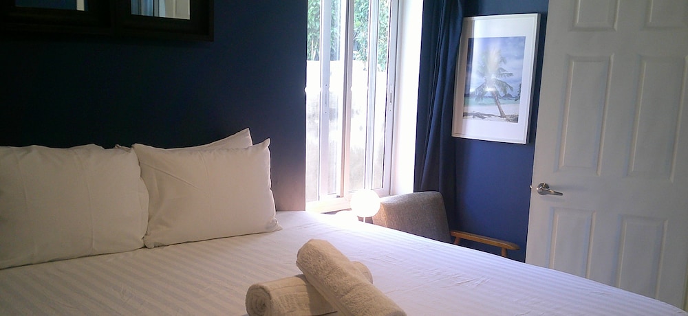E&amp;J Boutique Residences 10/50