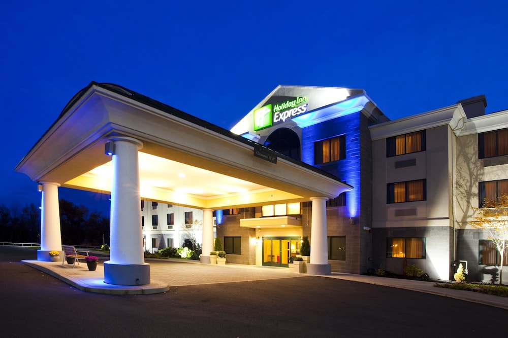 Holiday Inn Express Syracuse Airport 1/65