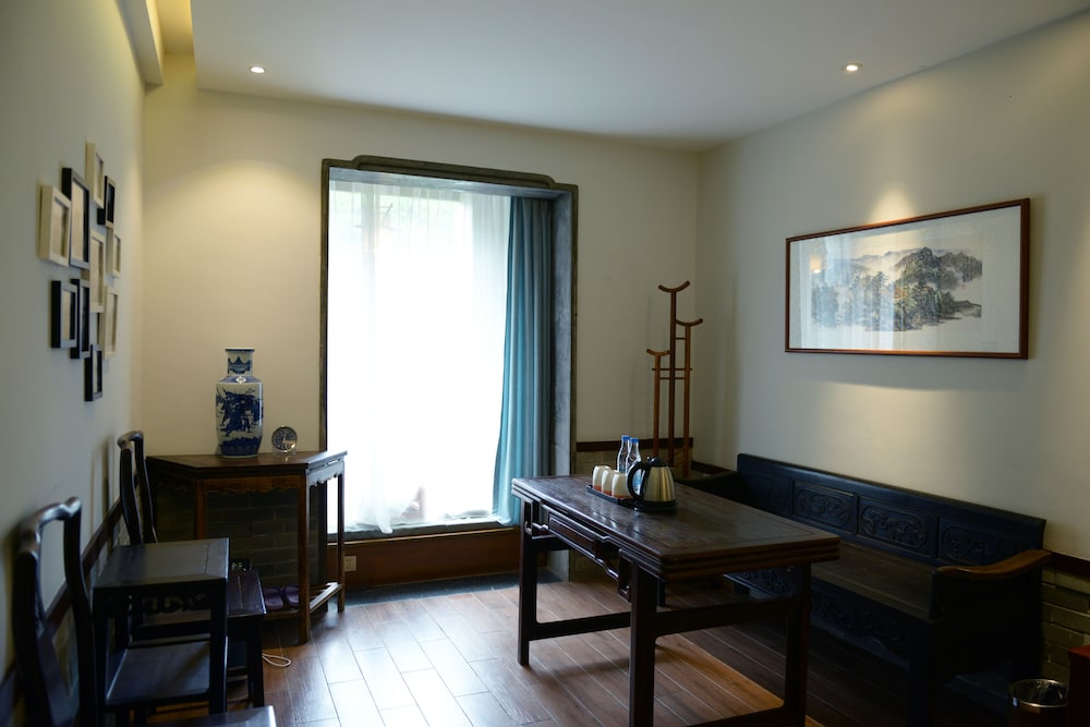 Aroma Tea House 47/70