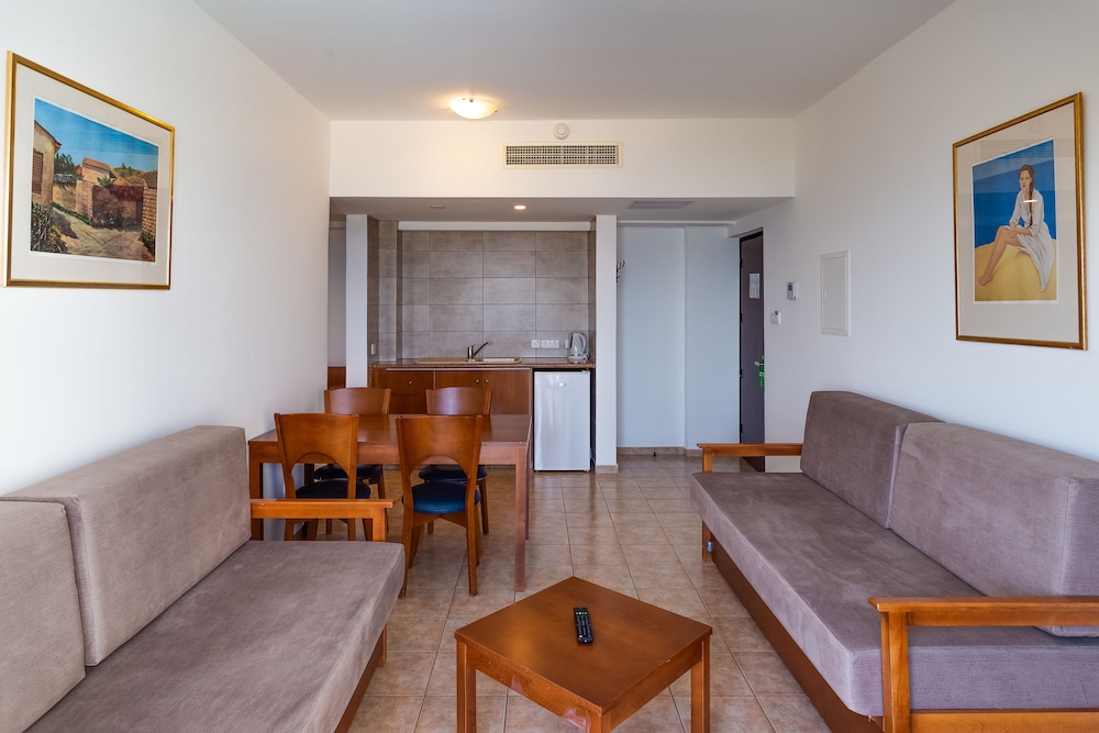 Tetyk Hotel Apts 22/44