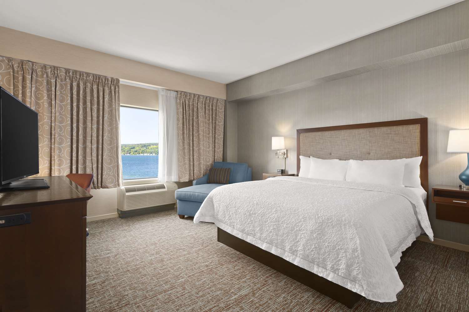 Executive, King Bed, Water View