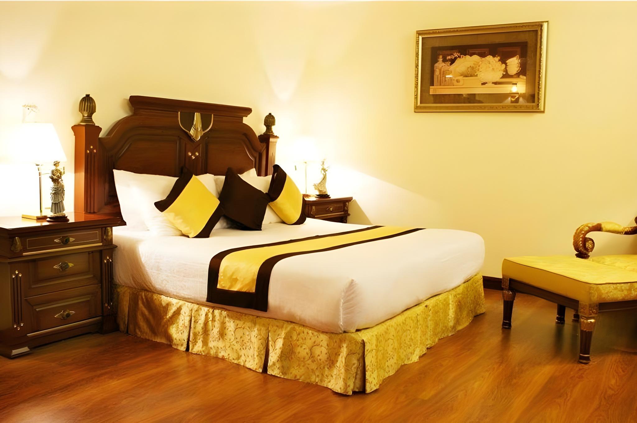 DELUXE SUITE