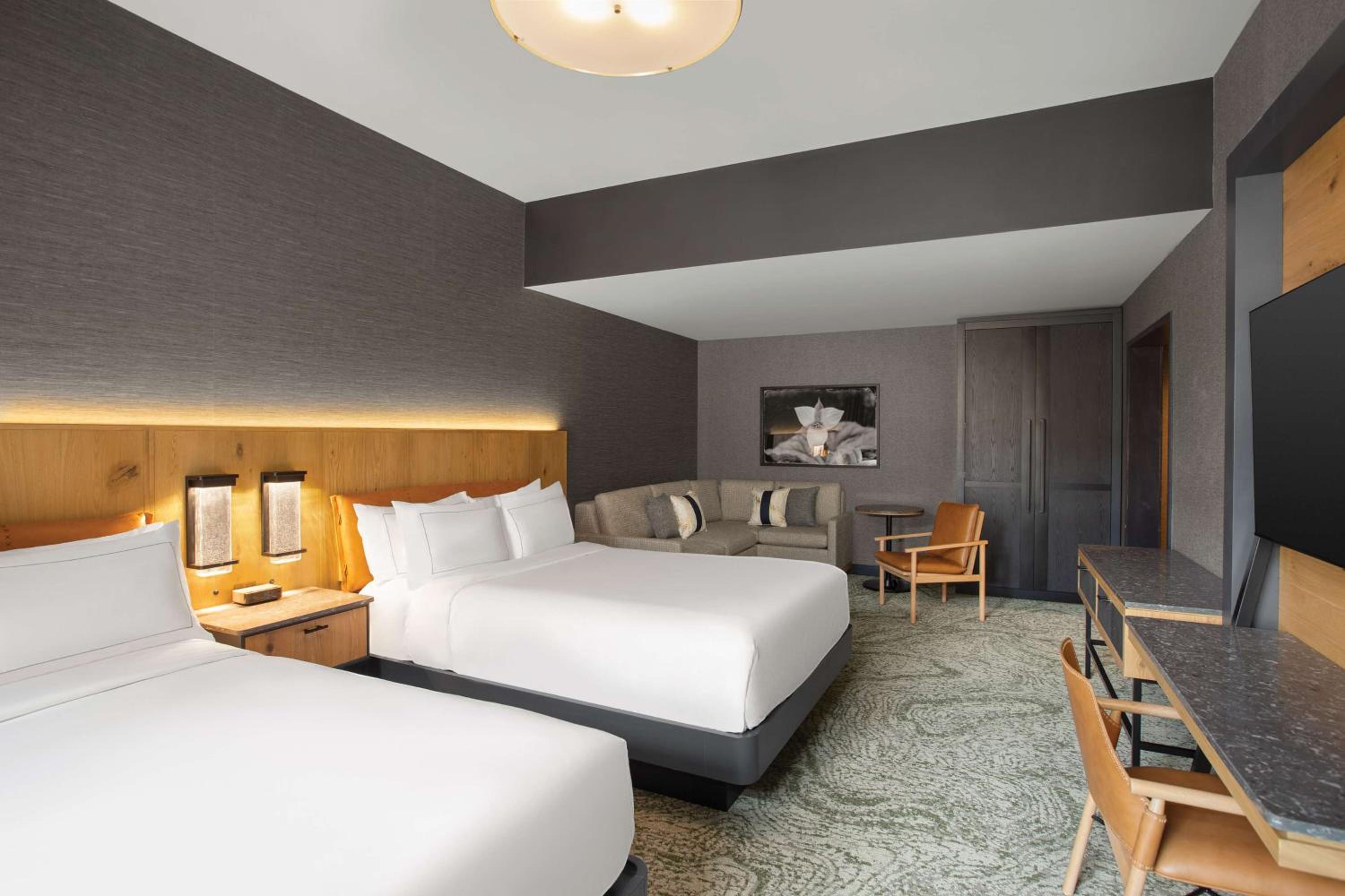 Woodland, Junior Suite, 2 Queen Beds, Garden View