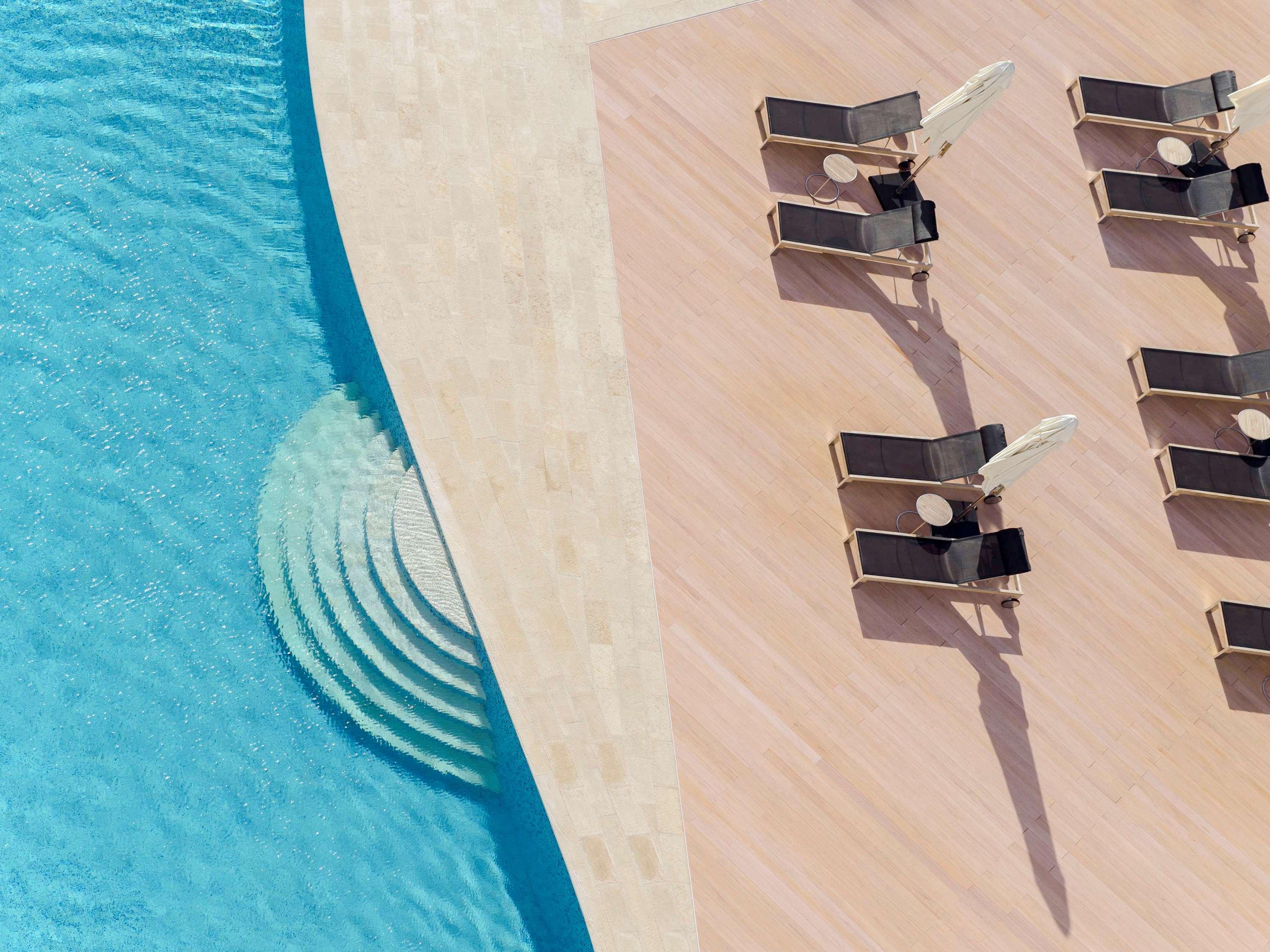swimming pool spa