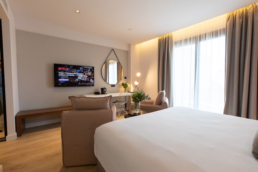 JUNIOR SUITE, CITY VIEW