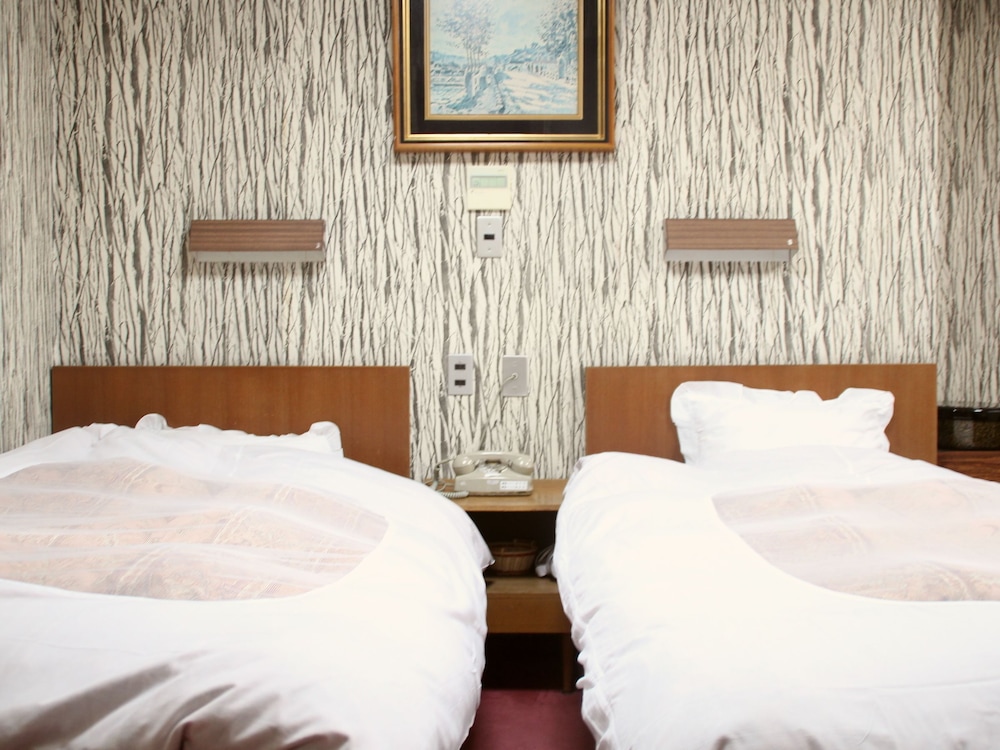 Riverside Hotel Shoei 12/66