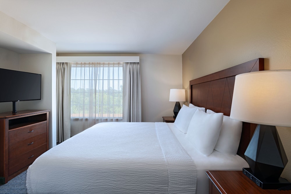 1 BEDROOM, STUDIO, SUITE, ACCESSIBLE
