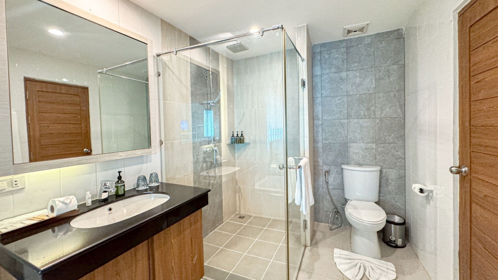 Quality Beach Resorts and Spa Patong 41/42